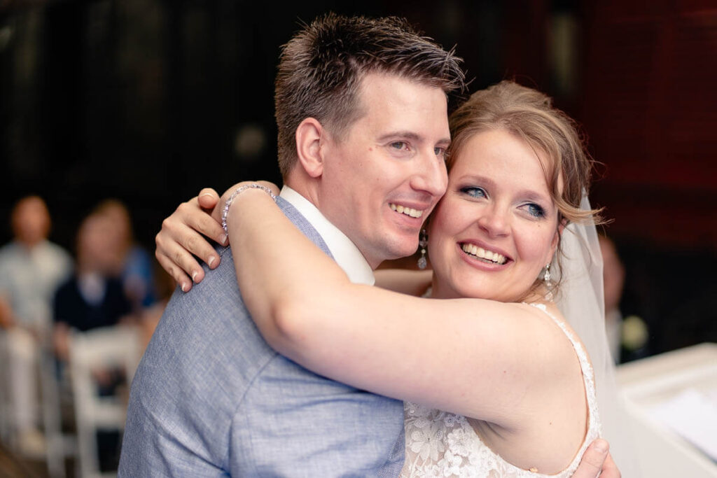 Emotionele momenten worden tot in detail vastgelegd tijdens een trouwreportage
